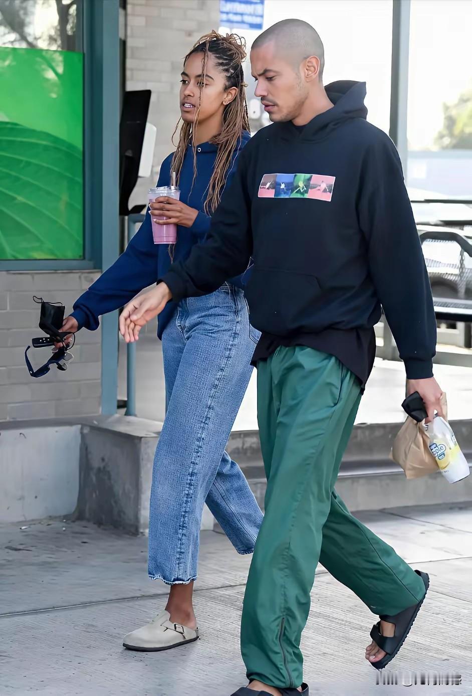 奥巴马的女儿，身材倒是非常不错，不过长的可是一般人，没有什么出类拔萃的地方，他处