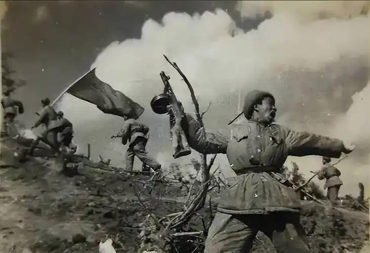 粮弹告急仍死战，志愿军主力团背水一战硬刚韩军，能冲出生天吗这场战斗发生在1