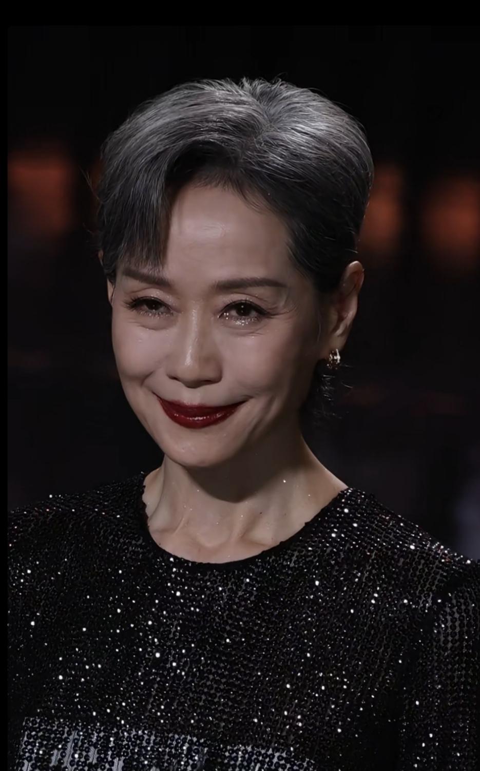 68岁叶童，无美颜无滤镜的状态真好