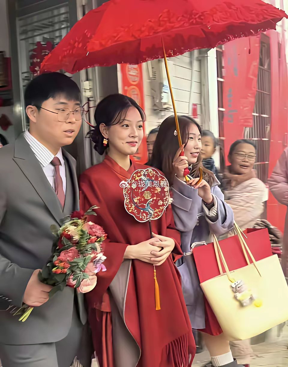 新郎一看就是老实人​​​​