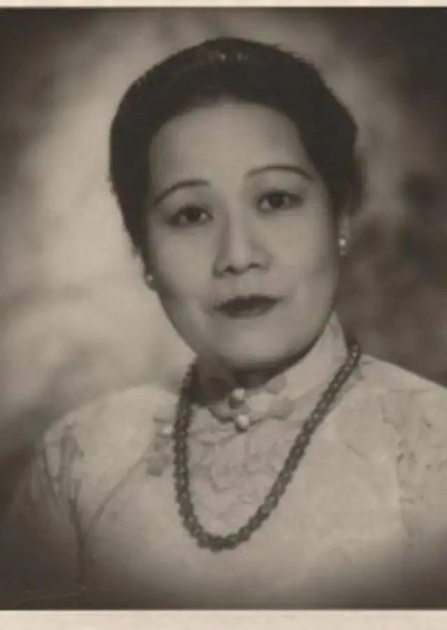很多人只知道宋庆龄嫁了孙中山、宋美龄嫁了蒋介石，却不知道这两桩改变中国近代史走向