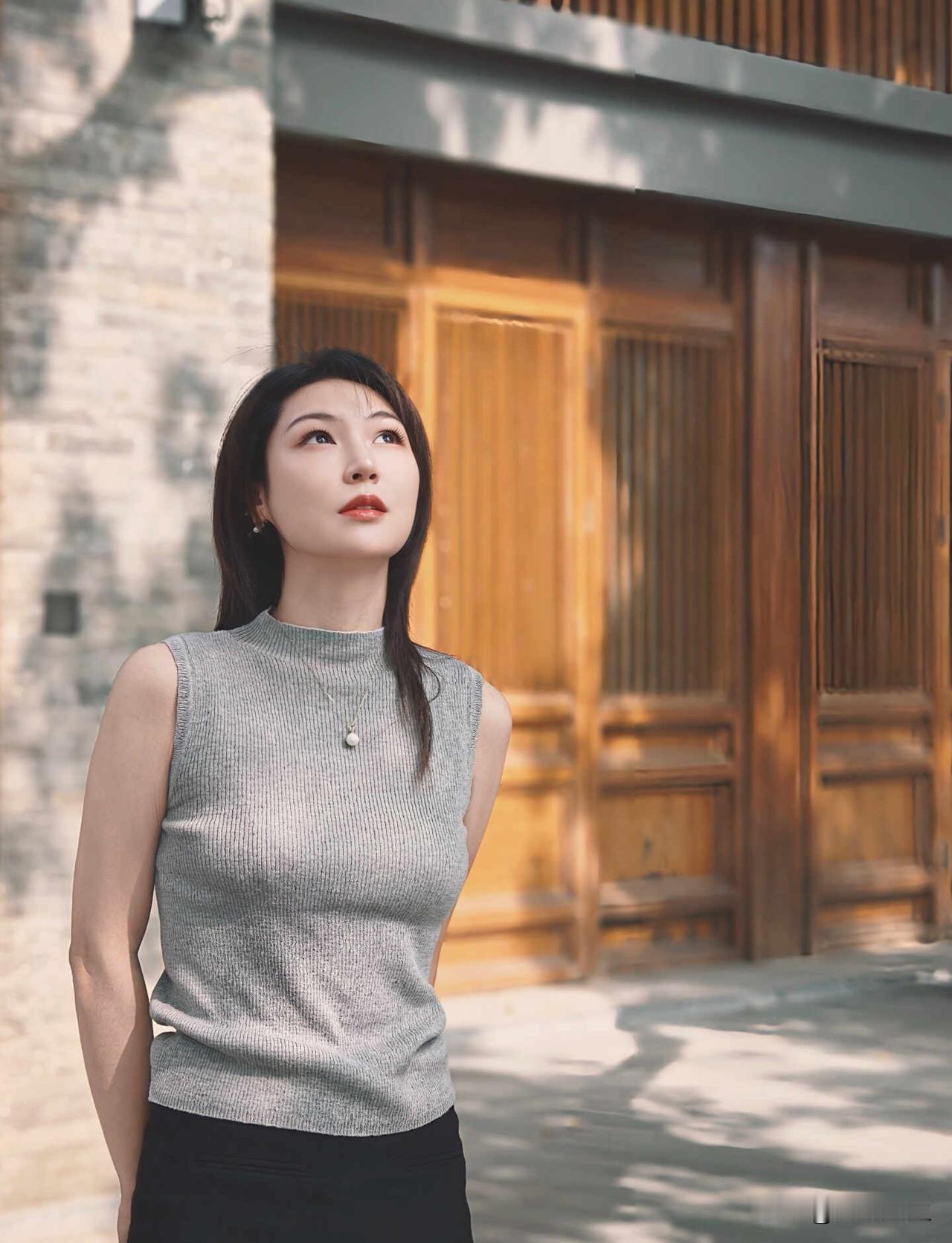 苏州河边喝个咖啡，虹书舫[/得意]