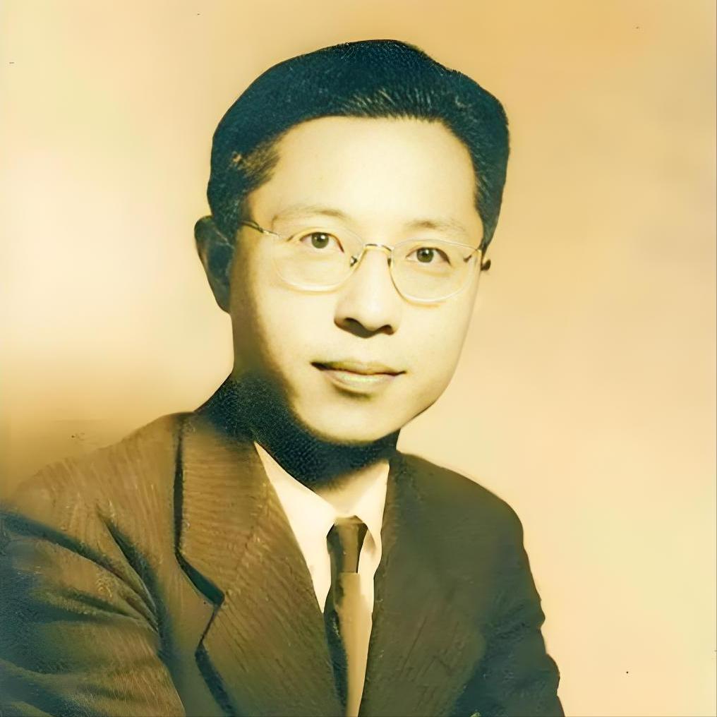 1940年，《雷雨》作者曹禺，出轨了来找他补习英文的23岁女学生。他的清华才女妻