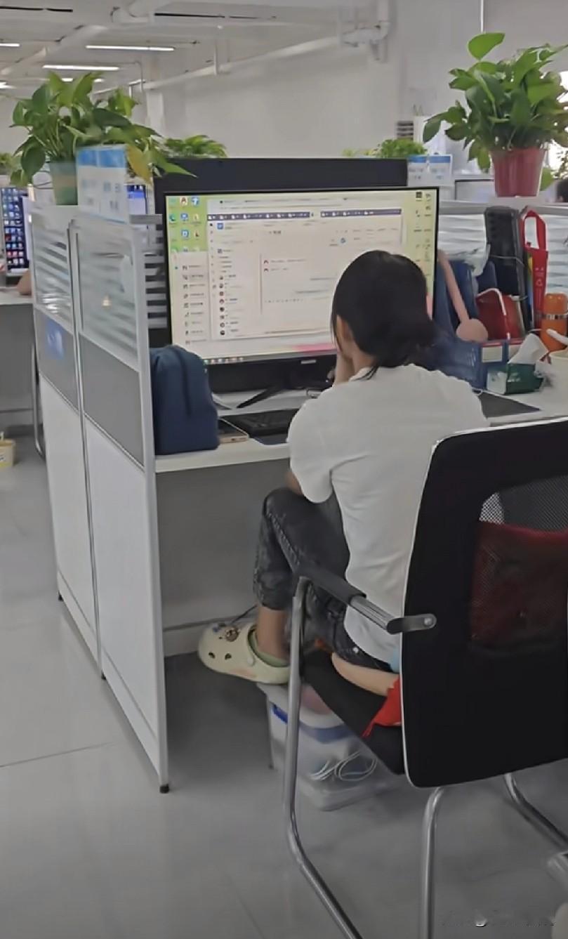 为什么“员工签过两次固定期限劳动合同了，第三次公司单方不续签，就要按照2n给补偿