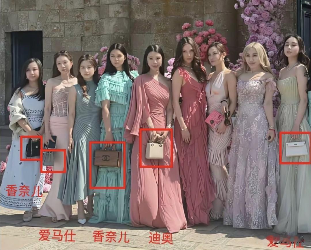 看到奚梦瑶婚礼伴娘团，拎着名牌包包站一排合影，瞬间懂了《三十而已》的含金量，贵妇