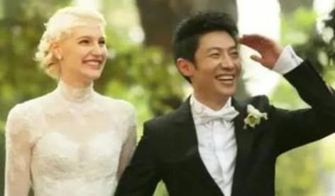 八年前，亿万豪门千金李白执意要嫁给撒贝宁，而与父亲决裂，八年后，李白终于明白，自