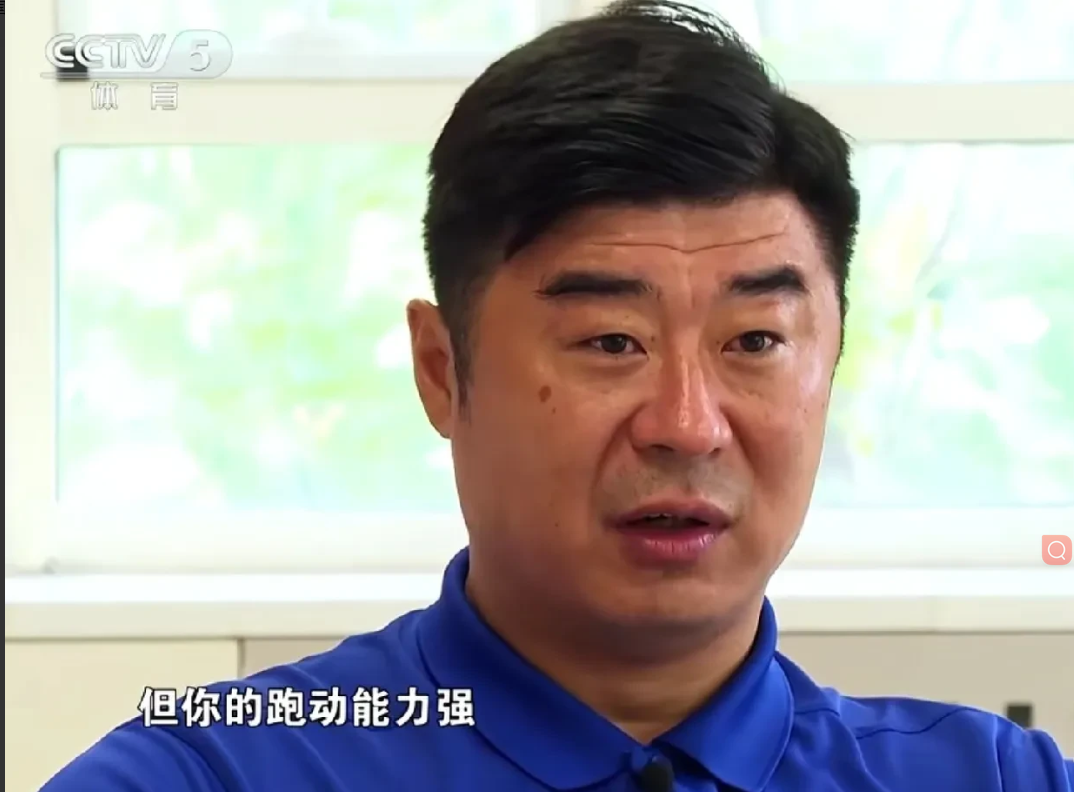 韩鹏说年轻球员跑动能力强了，才能在一线队更有机会踢上比赛！韩鹏说的很有道理，近