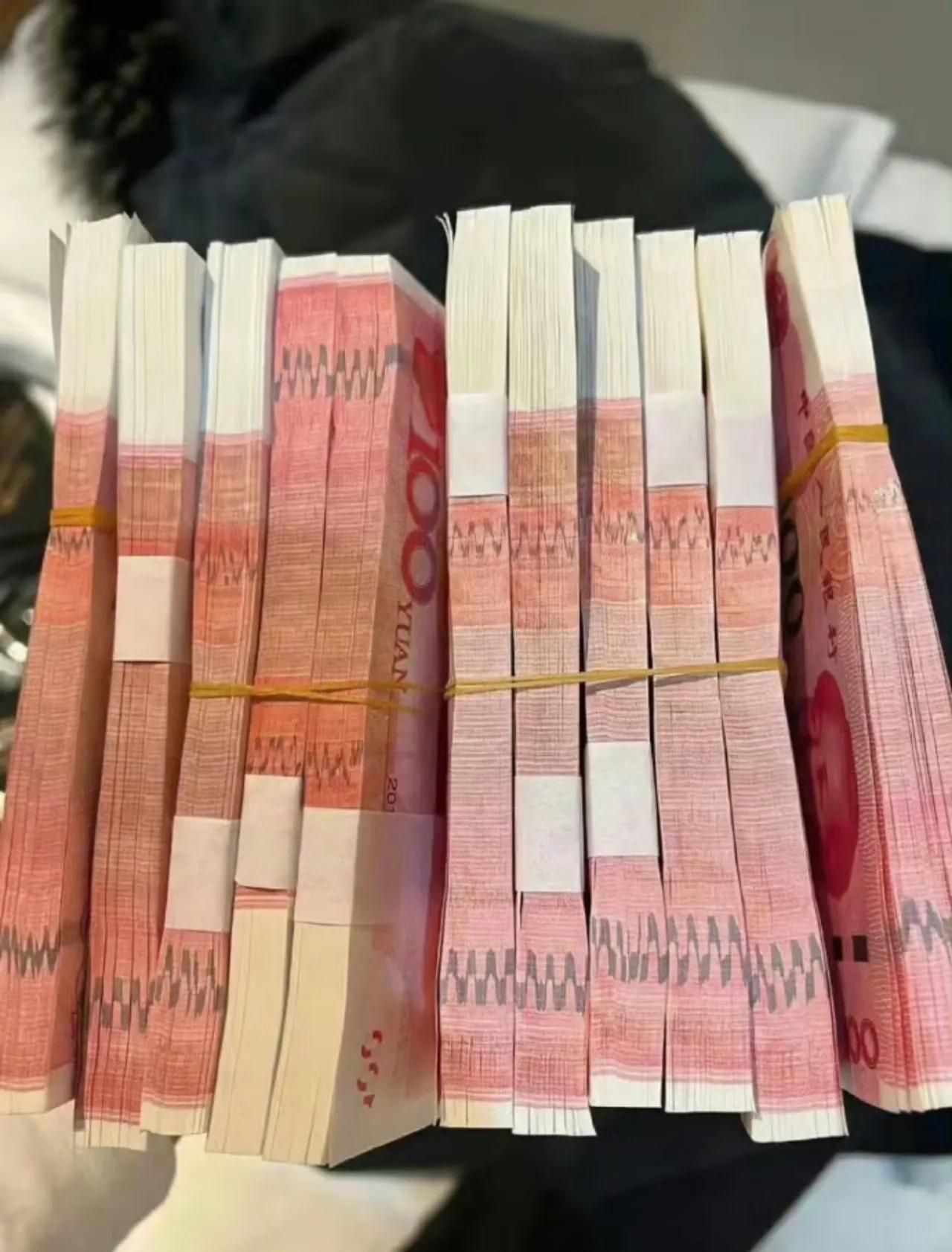 手握10万现金的朋友们，千万要注意了！！！未来10年,黄金会涨多少?12月千万