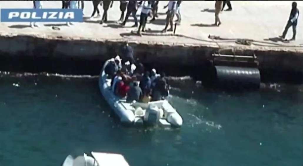 这就是中国对巴拿马的第二级精准制裁。所有巴拿马注册船舶停靠中国港口，将面临漫长、