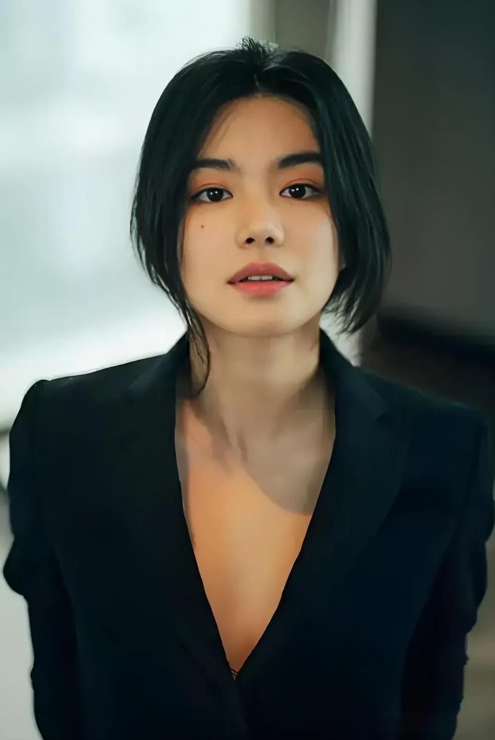 马英子，之所以能活下来，不是她多智慧，也不是多勇敢，而是她真的很幸运，在最后