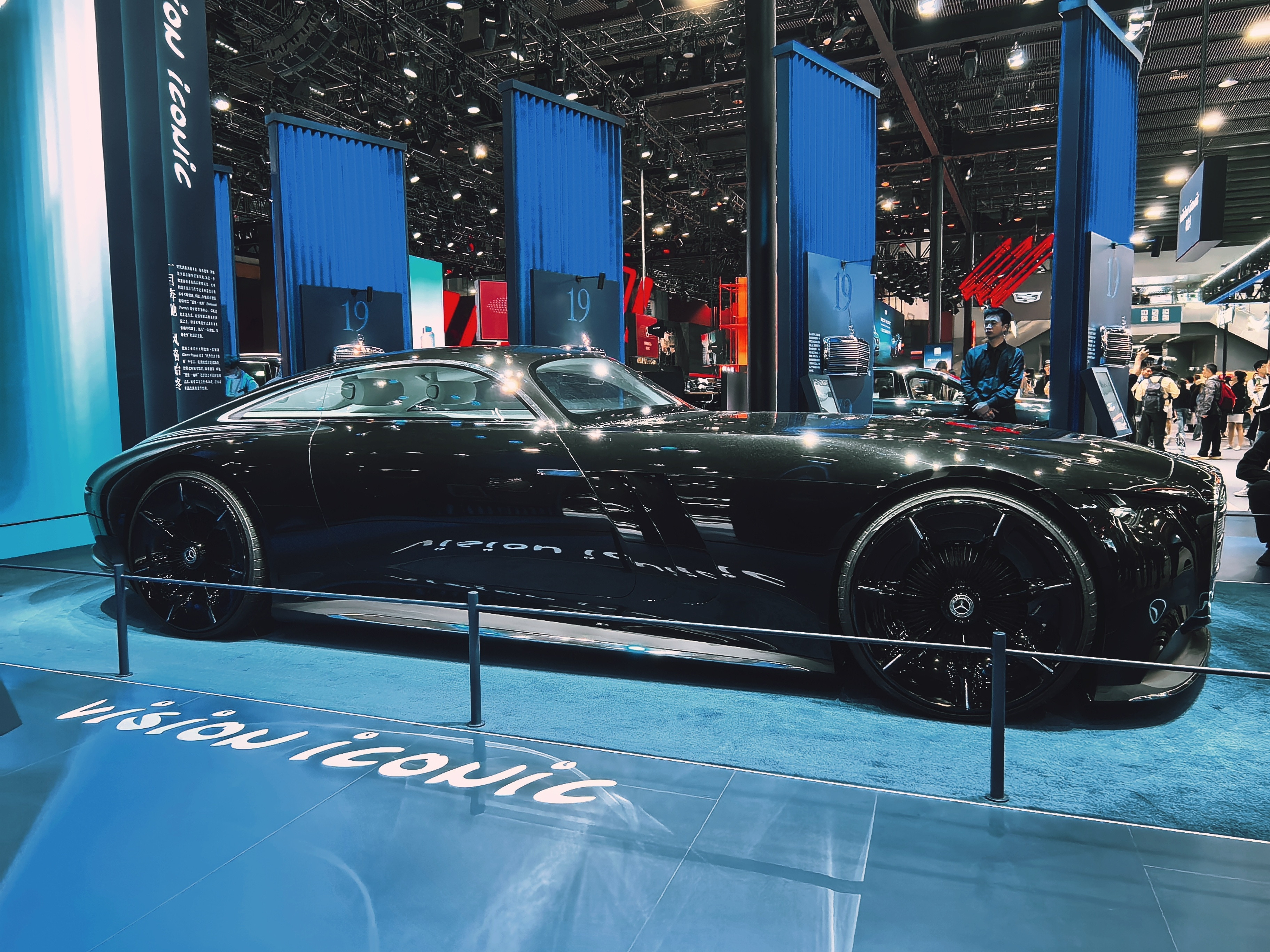 Mercedes-BenzVisionIconic奔驰这台概念车带给我的