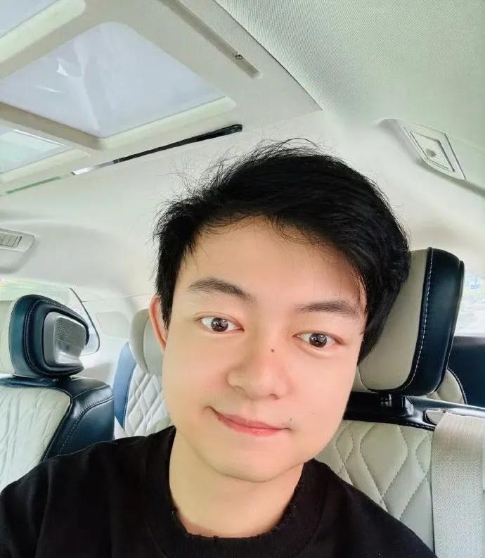 万国鹏再谈追张予曦一事：我在综艺里的所有表现，都是特定情境和剧情安排下的呈现。所