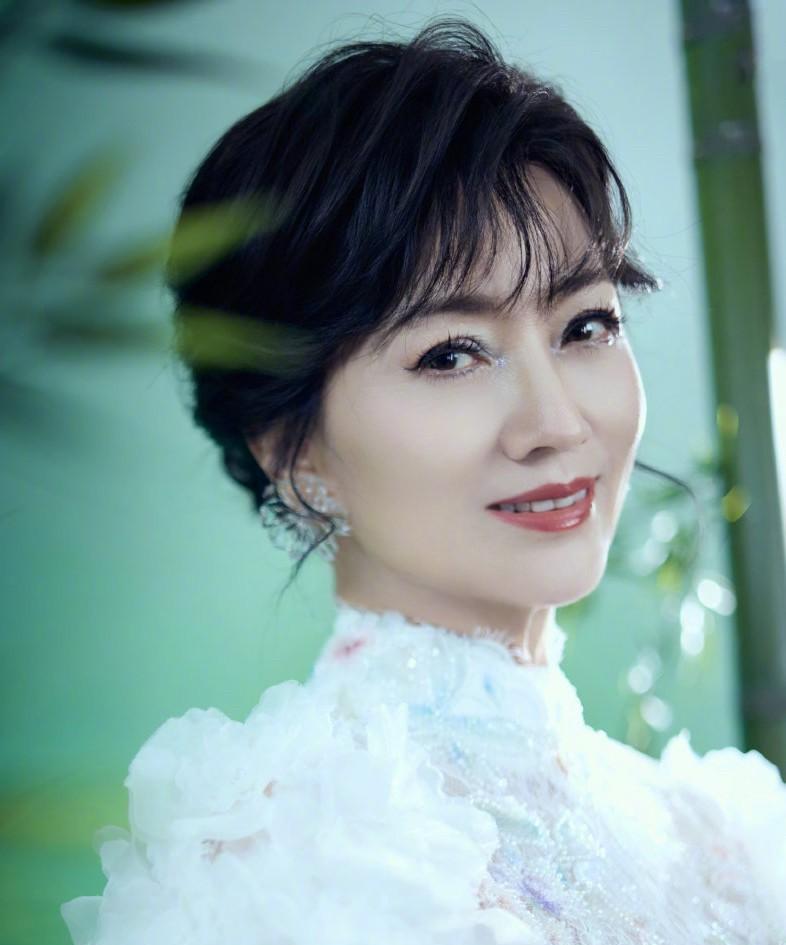 如果我是赵雅芝，我会悄然叫停所有《新白娘子演唱会》的计划。眼下，赵雅芝正