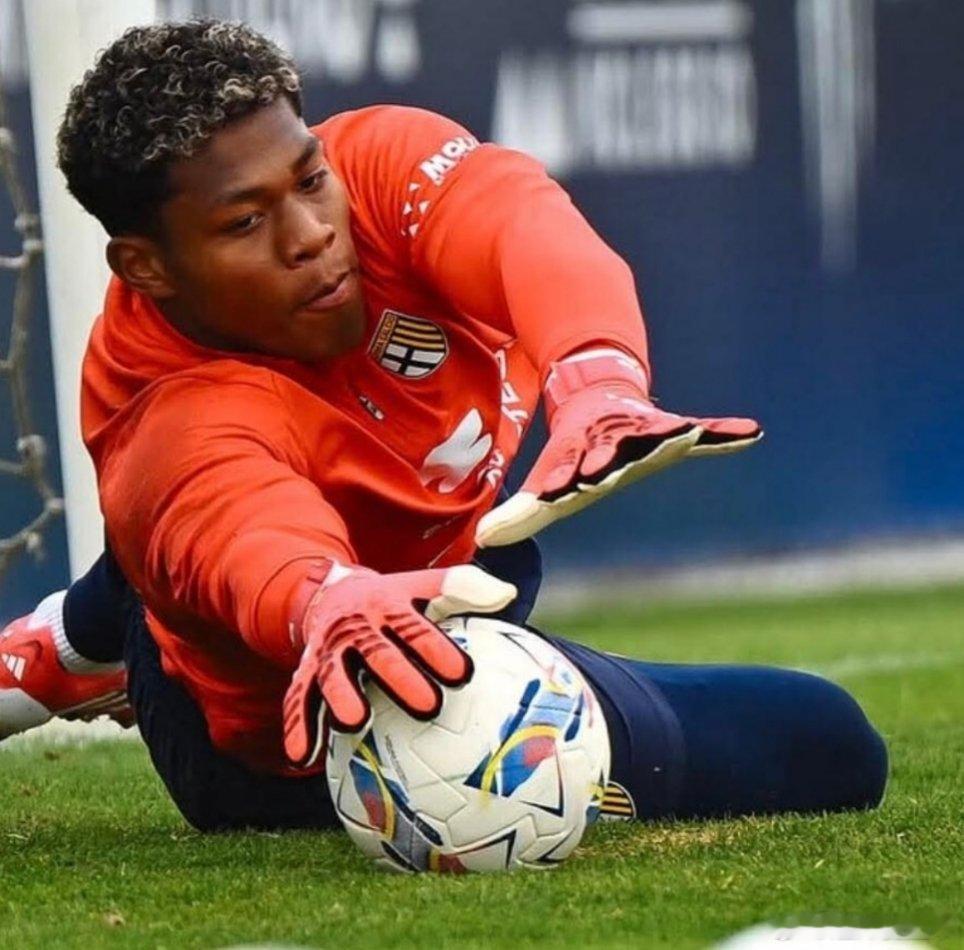 【奥这这】米兰体育报：在帕尔马执教期间齐沃曾亲自见识过铃木彩艳的实力，他的名字如