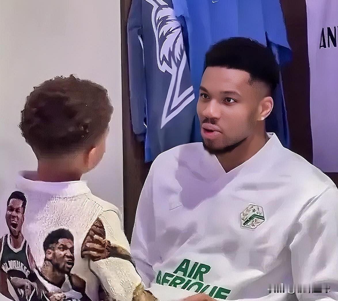 字母哥正式喊话雄鹿管理层！近日，字母哥接受采访谈到自己的未来时表示：“对我来