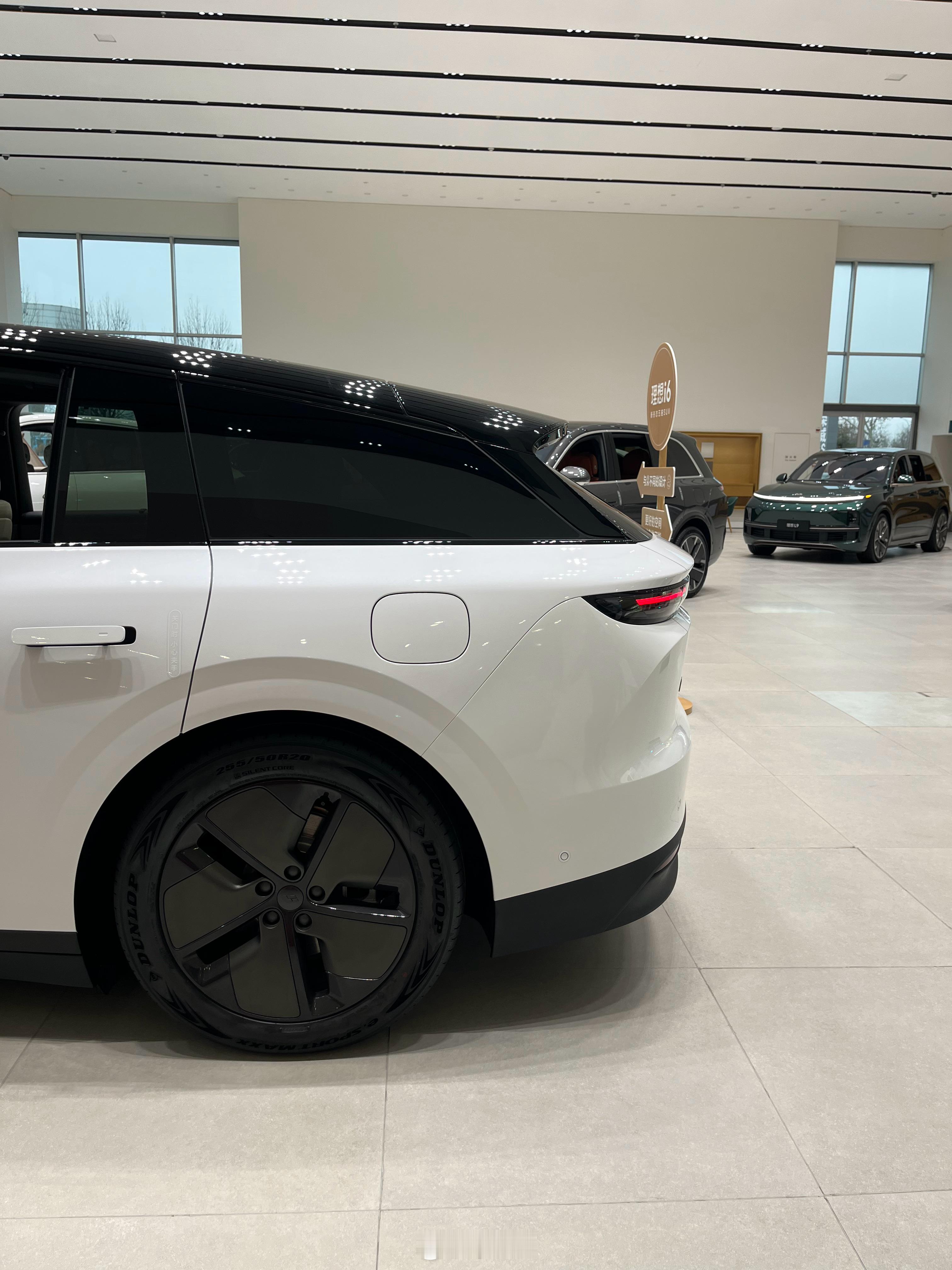 i6这屁股还是好看多了yz77聊车理想i6