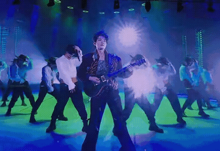 陈楚生给北京一点震撼！！！电吉他本身就炸，但他“弹+跳”同时上，炸翻天的表演