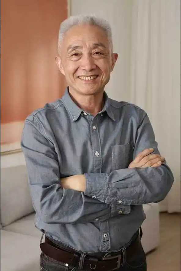 1977年，一个湖北穷小子高考考了289分，但由于消息闭塞，他就报考了华中师大，