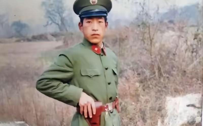 杨随成，甘肃漳县人，1986年老山作战时才19岁。他在战斗中打死了5个越军，自己