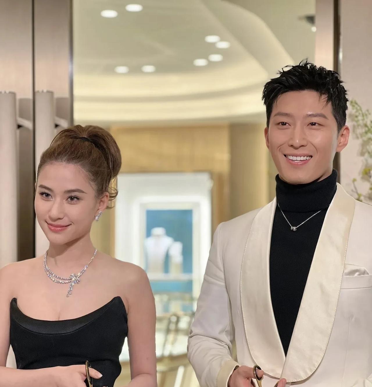 四太女儿何超盈嫁了东北男生，人家好好的，四太儿子何猷君娶了奚梦瑶，人家也好好的，
