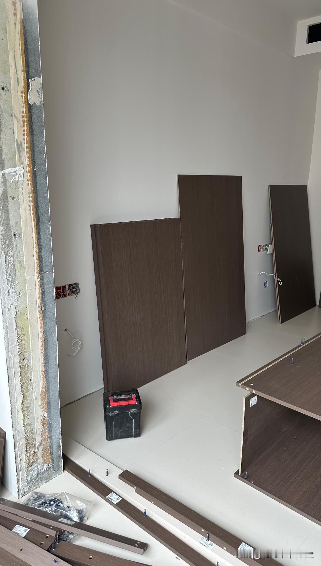 9厘的背板不用封边吗？不懂就问，第一次装修，想知道你们的柜子背板是多厚的，我家