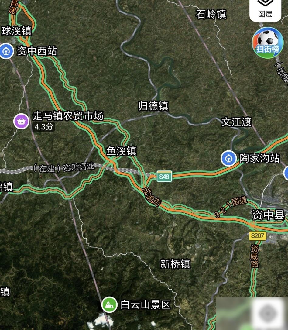 资中县确实比仁寿县要聪明一些，几十公里之外的球溪镇高铁站，都能把“资中”两个字挂