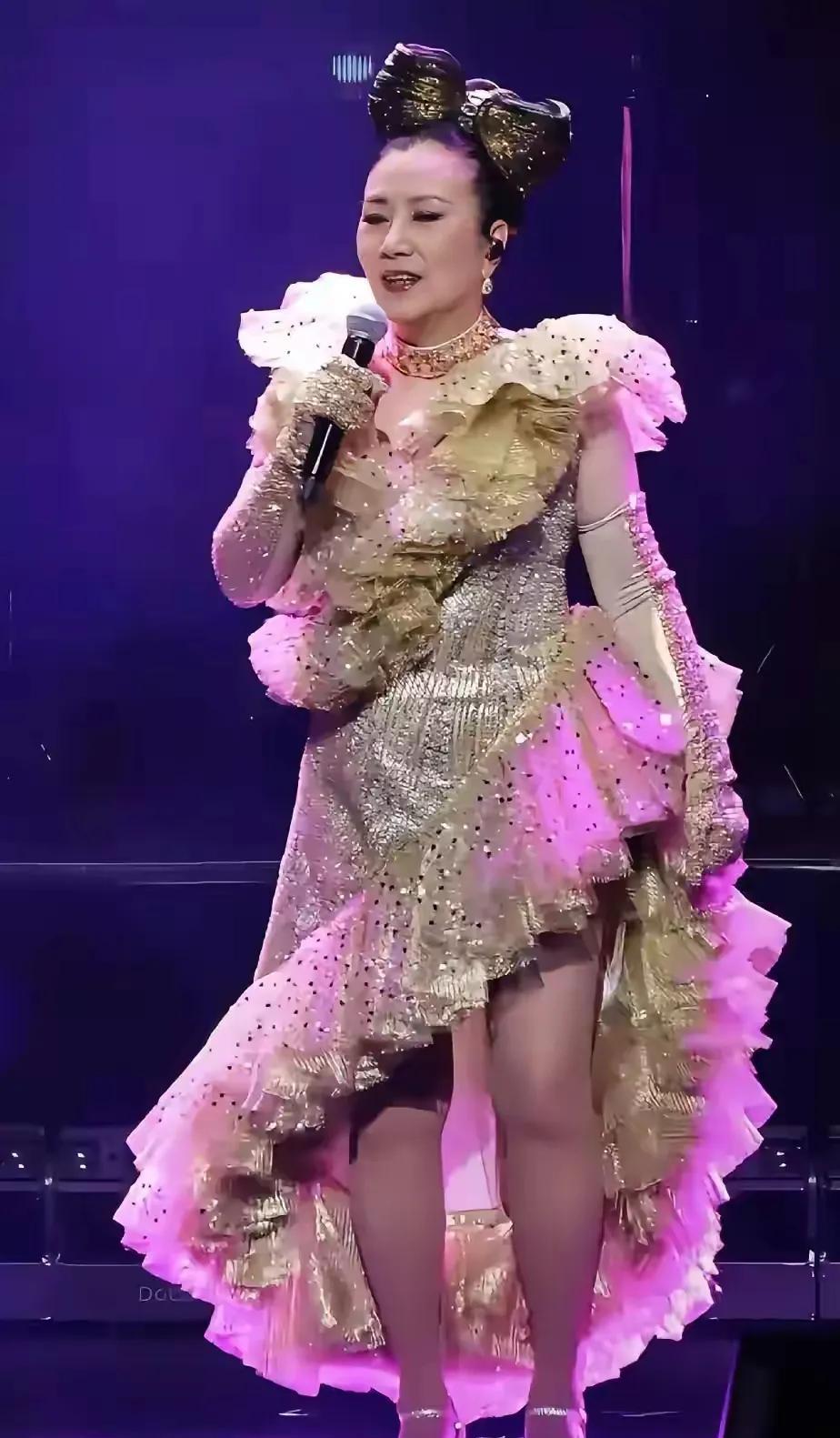 阿姐呀，悠着点儿吧！您既不缺钱，也不缺名气，都这么大年纪了，着实没必要再开演唱会