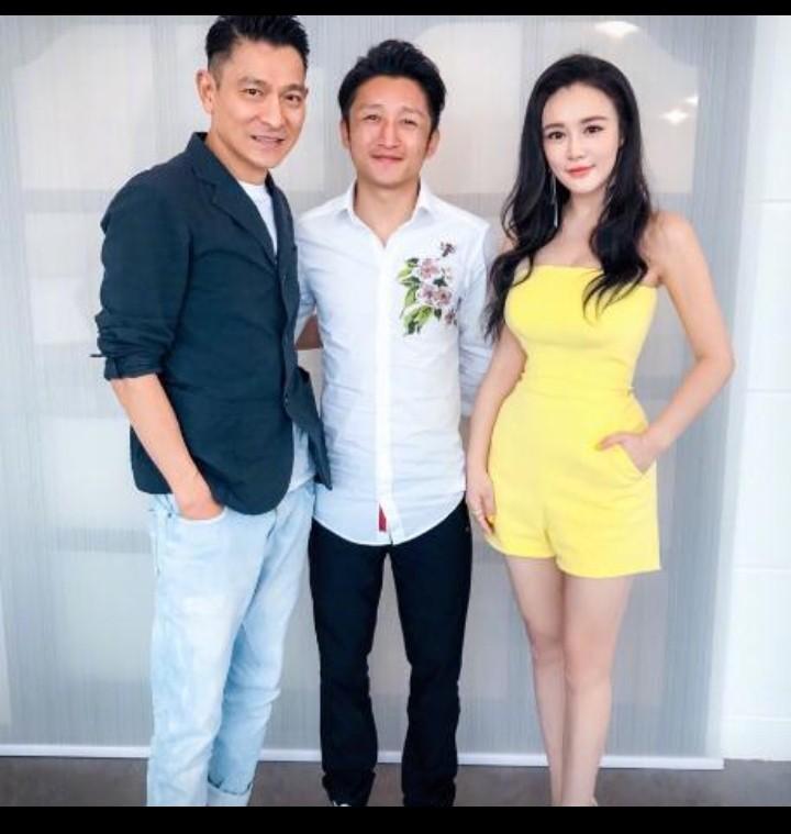 不知为何很多人劝邹市明把婚离了，是不是因为冉莹颖不够贤惠？说到贤惠，刘德华的妻子
