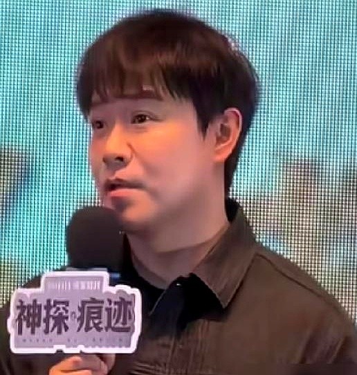 “相知于微时，年少轻狂，彼此坦荡，这情分后来遇不上。”陈思诚拍新片，翻通讯录找了二十年前《士兵突击》