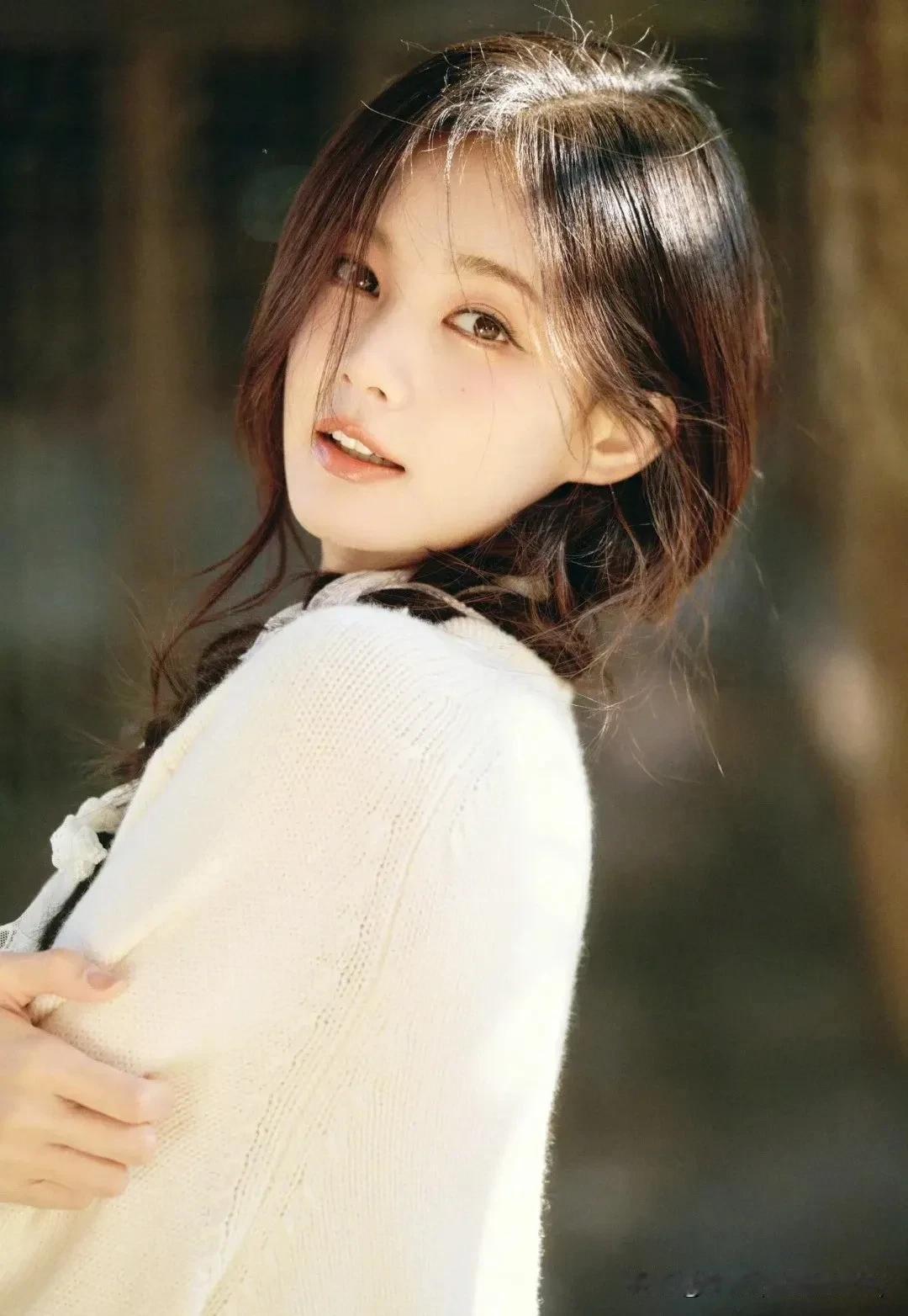 娱乐圈八卦炸锅：明星百态，尽显荒诞与算计娱乐圈又爆猛料，明星们的百态让人惊掉