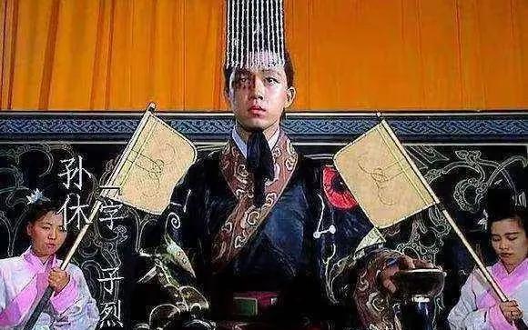孙休：三国时代最“逆袭”的捡漏王！从权臣的傀儡到皇权的掌控者，反转剧情令人瞠目结