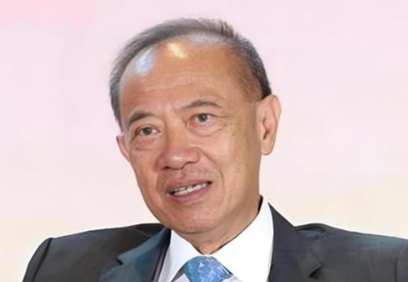 终于有人说出了大实话！新加坡前外长杨荣文说：不要看美国动不动就威胁中国、制裁中国