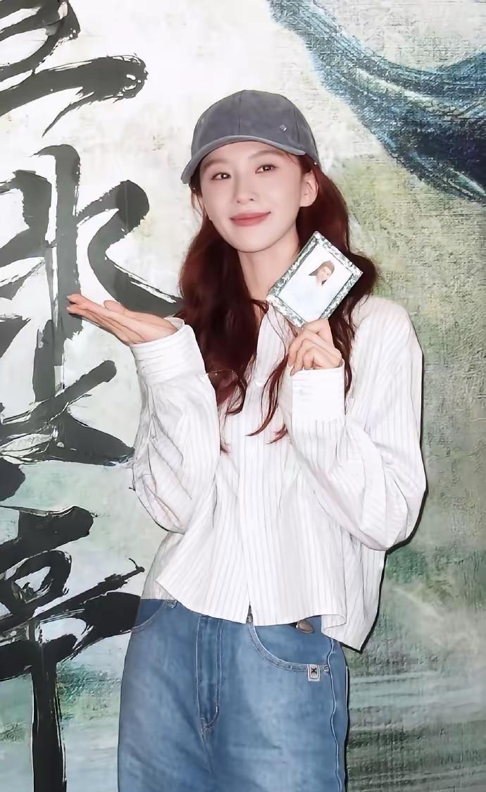 刘诗诗最新参加活动美照～