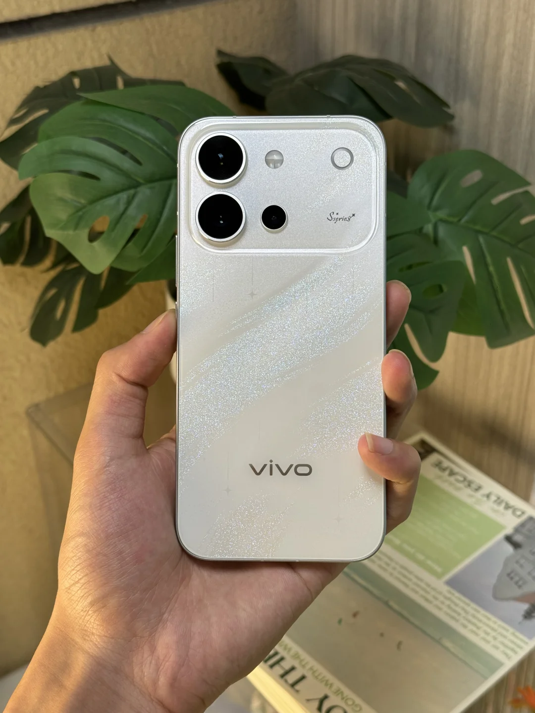 我一直有种错觉，只有我一个人买了vivoS60，身边没看到一个和我用的...