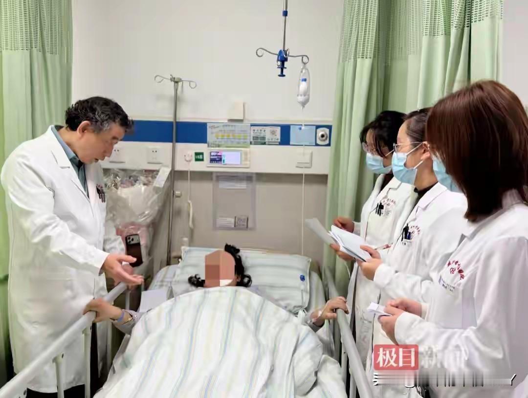 睁开眼就被人民日报的消息暖到了！武汉的产房里，24岁的新疆姑娘创造了个奇迹——六