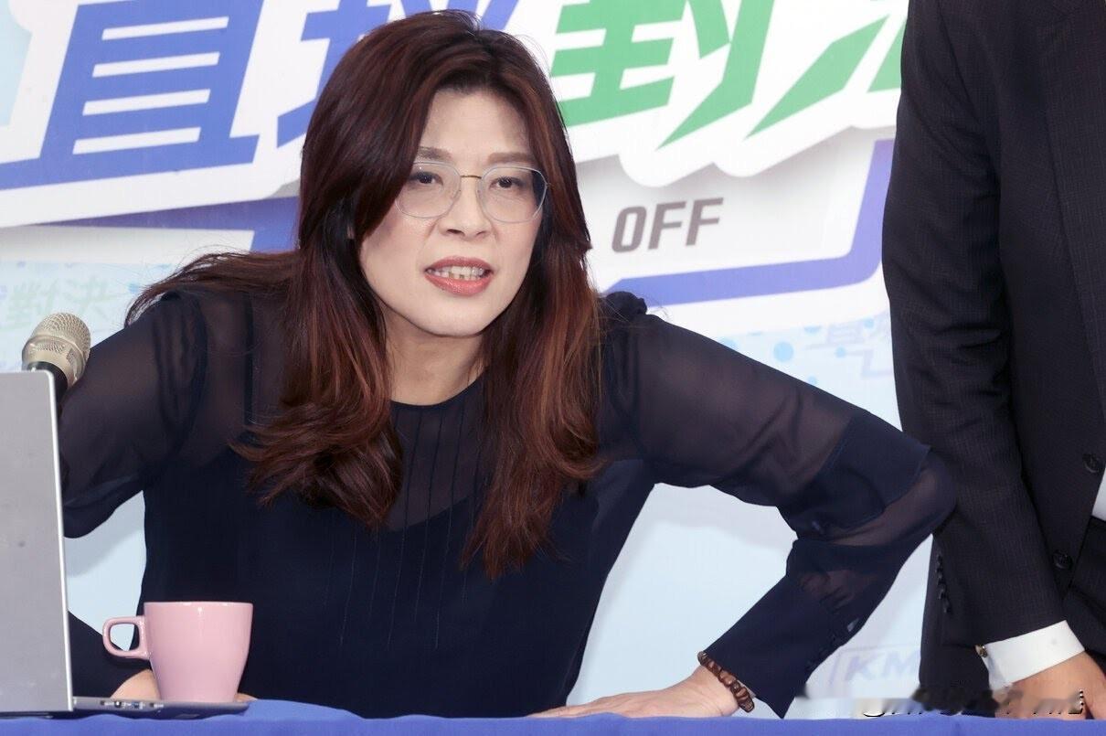 郑丽文，你现在是党主席不是社会上名嘴，别搞的国民党再内乱了！国民党主席郑丽文