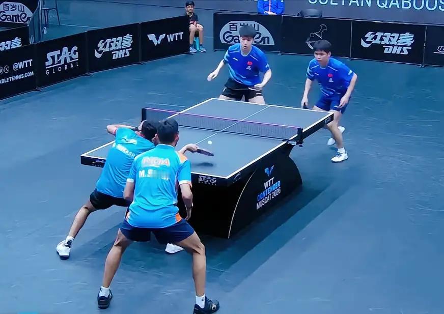 【俩小伙硬起来了，绝地反击逆转印度组合晋级决赛】单打出局后，林诗栋马不停蹄投入马