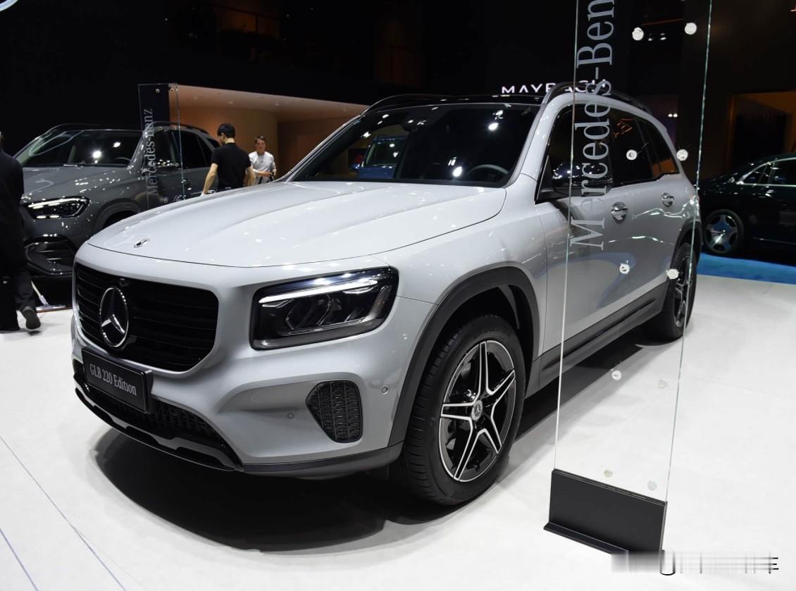 奔驰GLB220典藏版上市，大五座SUV+夜色组件
