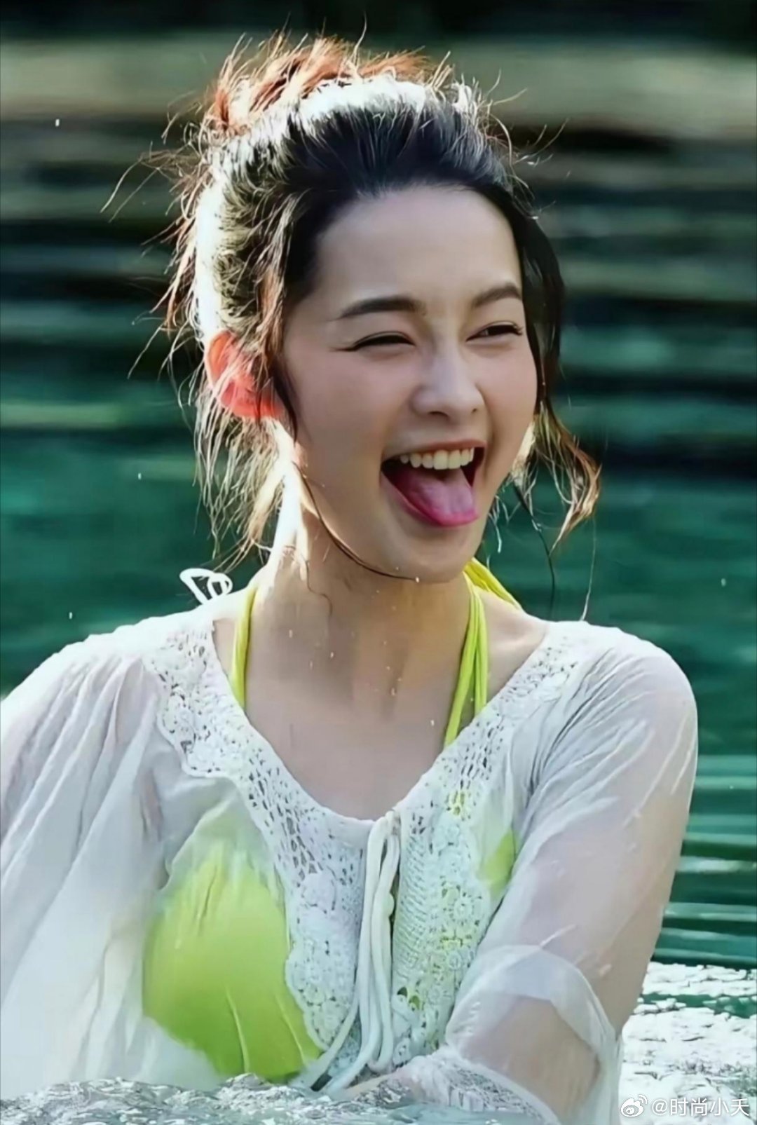 李沁这舌头吐的舌根都要出来了