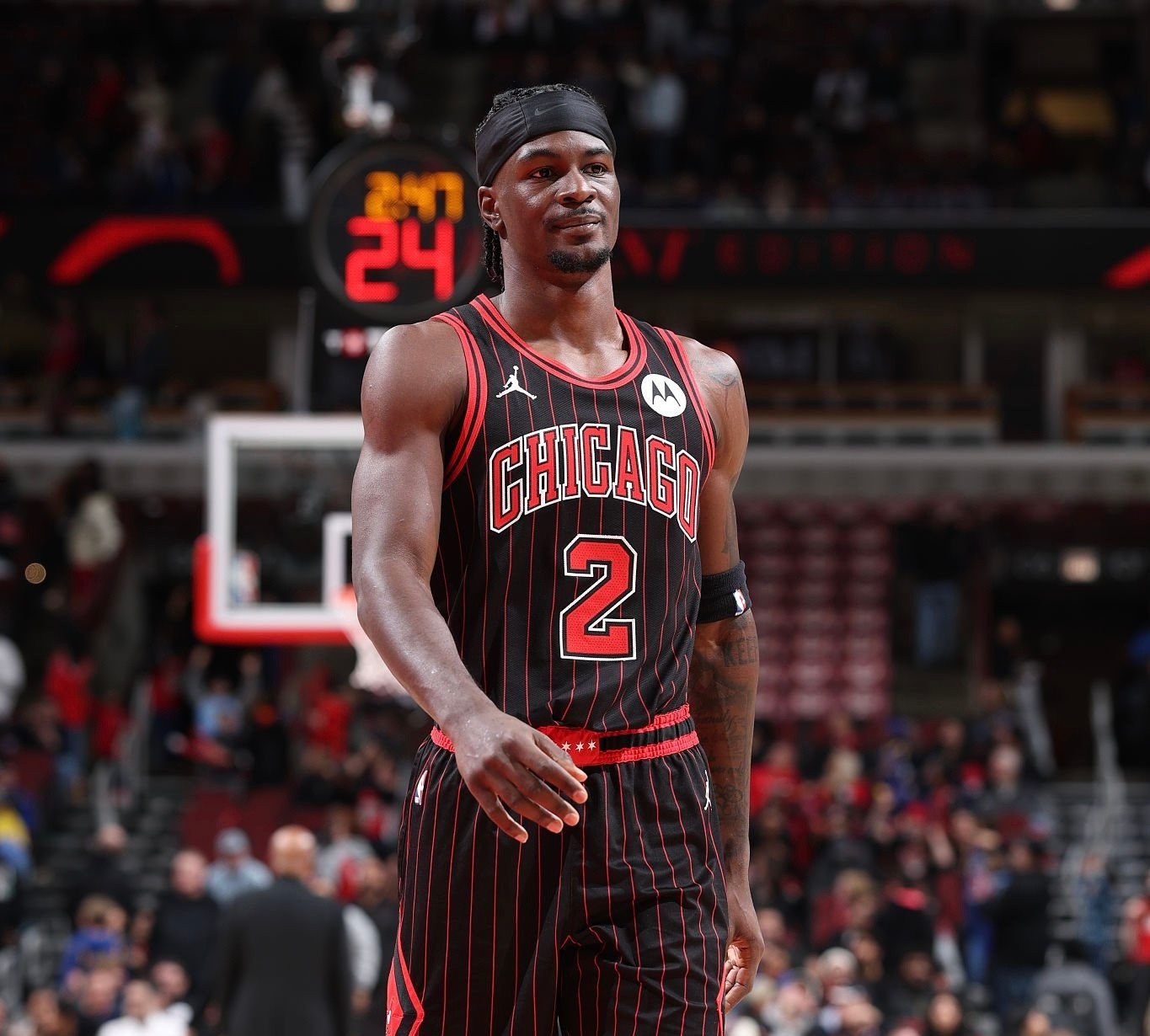 马刺裁掉双向球员乌姆德，签约伊曼纽尔-米勒米勒在交易截止日前被公牛￼送至骑士￼，