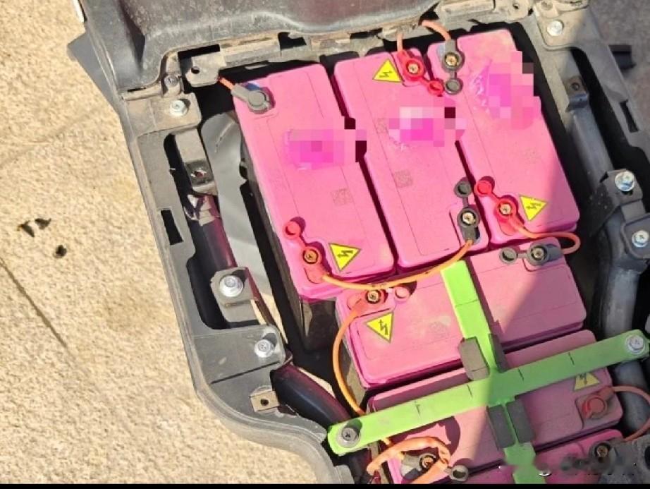 电瓶车电池用3年不衰减！6个实操技巧，照着做省大钱！很多人都遇到过：电瓶车刚买