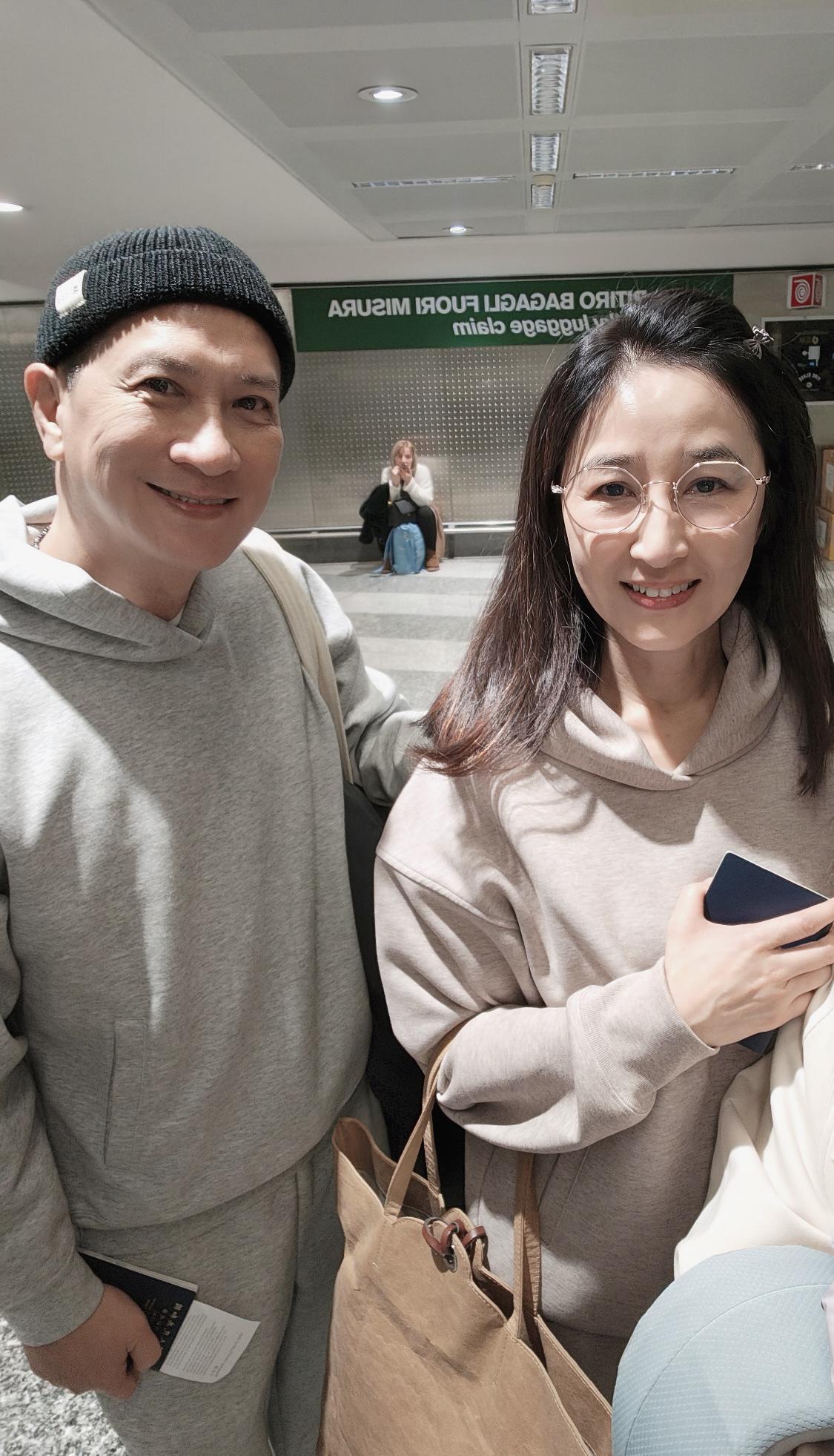 难怪张家辉说：老婆老有老靓看看关咏荷这状态，哪有一点62岁的样子。看着就像4