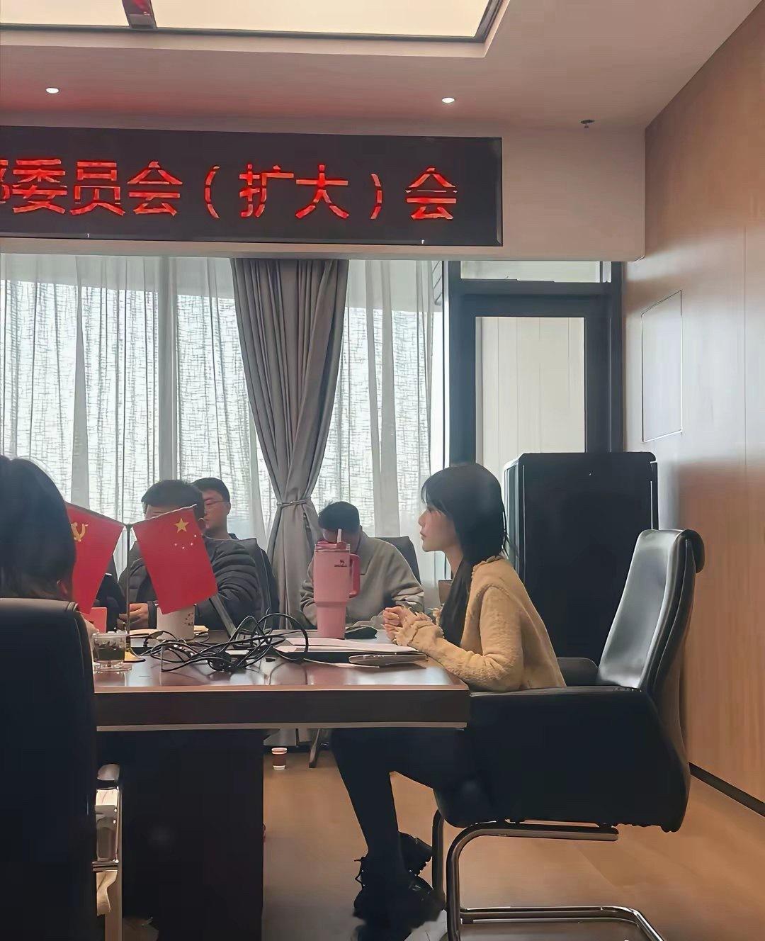 女生争着考去体制内的动力来了