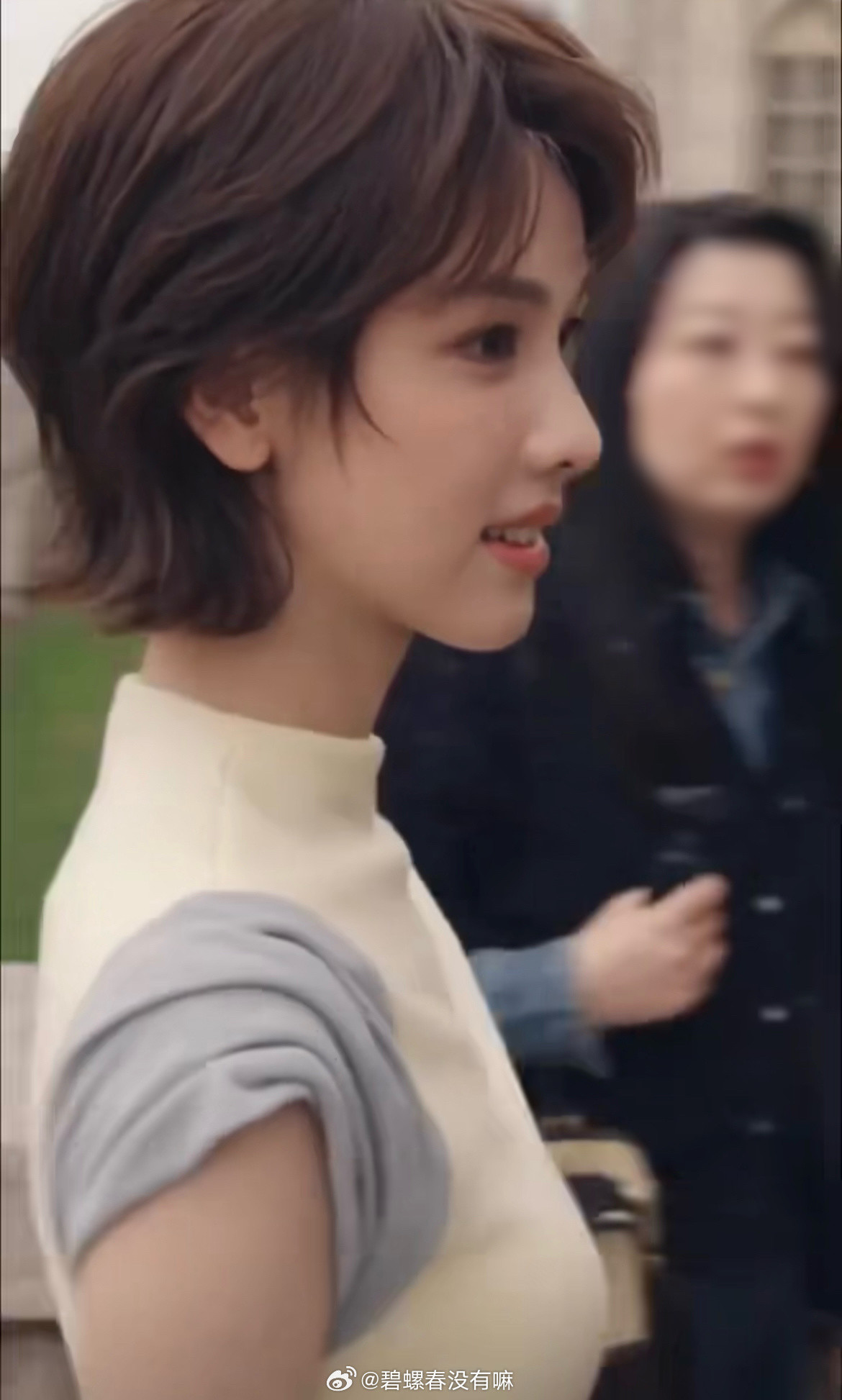 谁敢信这是直播截图的随手一截啊陈都灵生图是可以直接拿来当安利图用的真的好伟大的脸