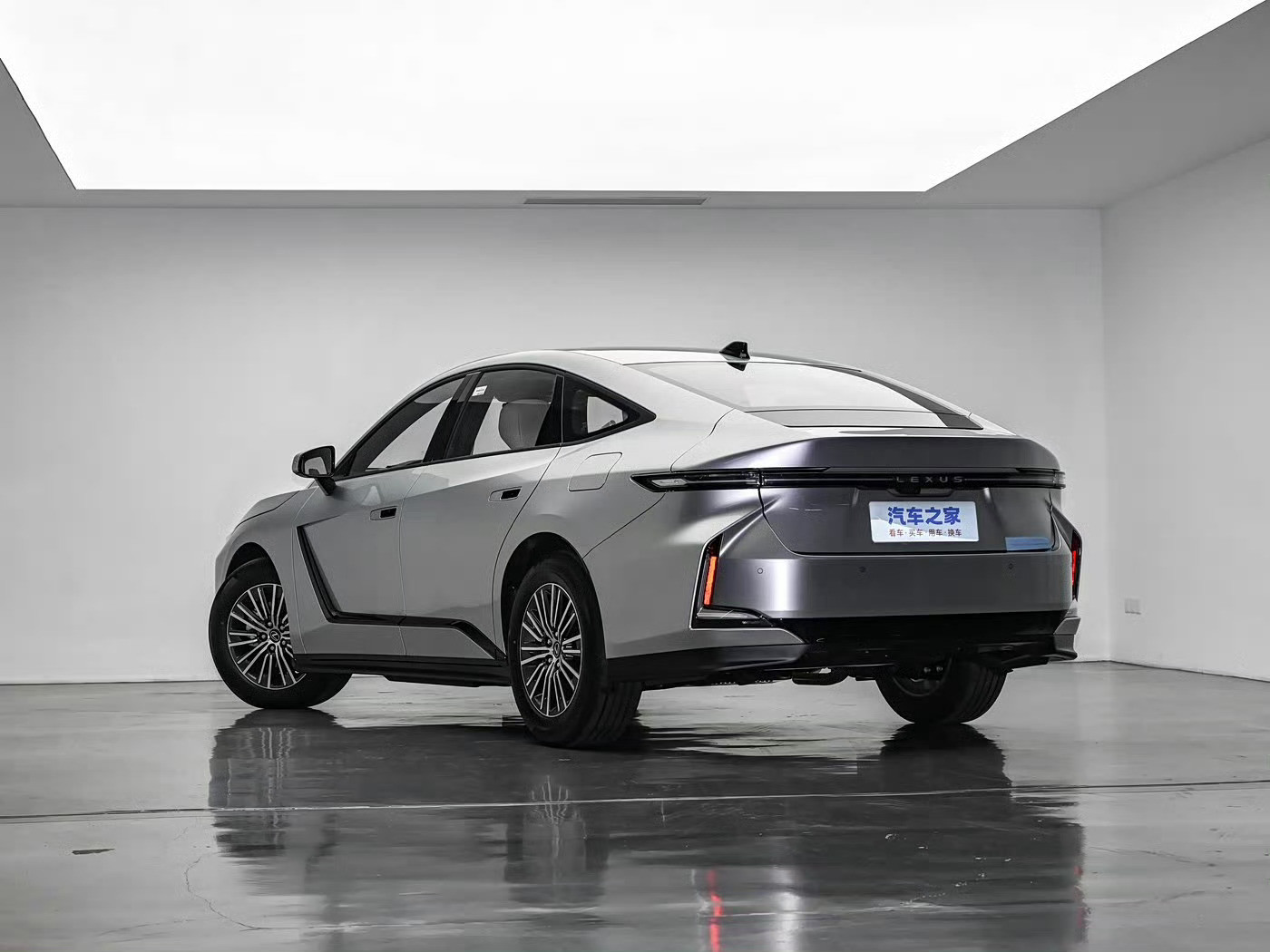 额…雷克萨斯这是咋了？
