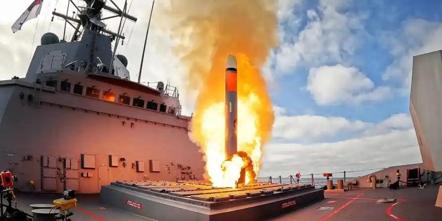 美国为什么要围堵中国打新冷战？只要你摊开一张太平洋地图，很容易就能看到美国军事基