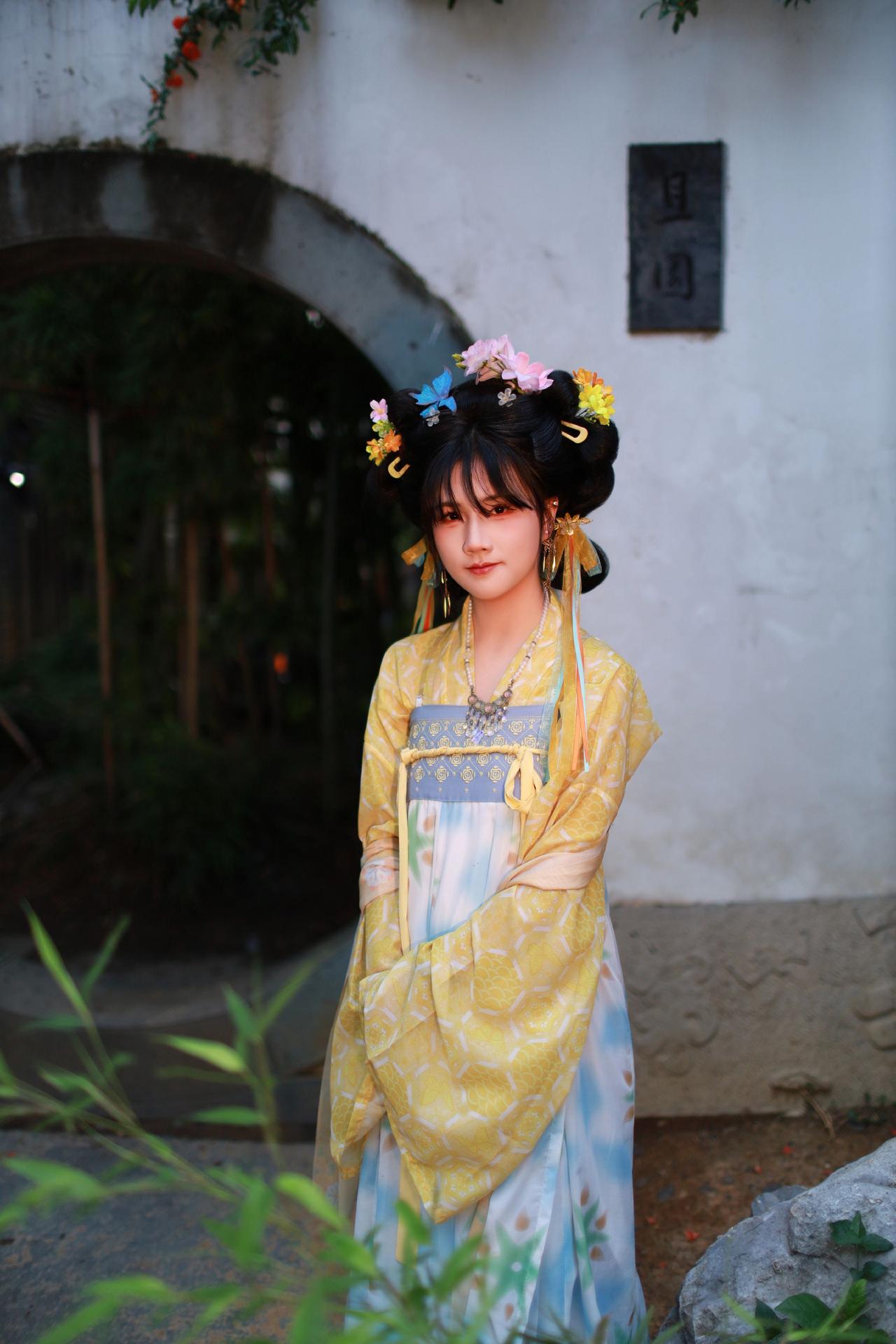 偶遇古镇，随手拍几张！～～汉民族传统服饰小唐风汉服汉服约拍氛围感汉服