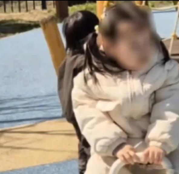 孙艺珍儿子像翻版小玄彬高颜值基因太过优越，小朋友越长越像爸爸玄彬，治愈满满的居家