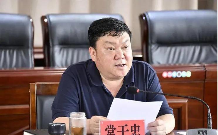 云南一天内连查两名副厅级干部，均来自大理州。消息传来，震动云南官场。两位