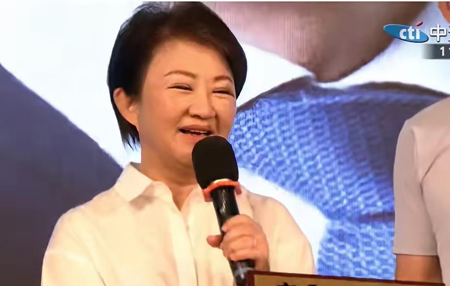 交棒江启臣卢秀燕喊：2028重返执政国民党台中这边今天搞了个党务座谈会，